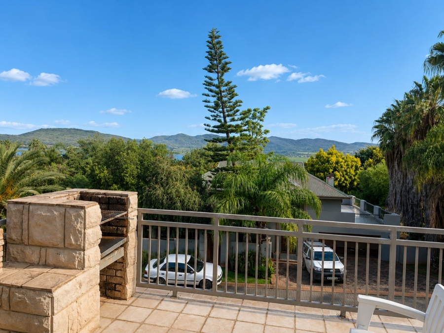 4 Bedroom Property for Sale in Caribbean Beach Club North West